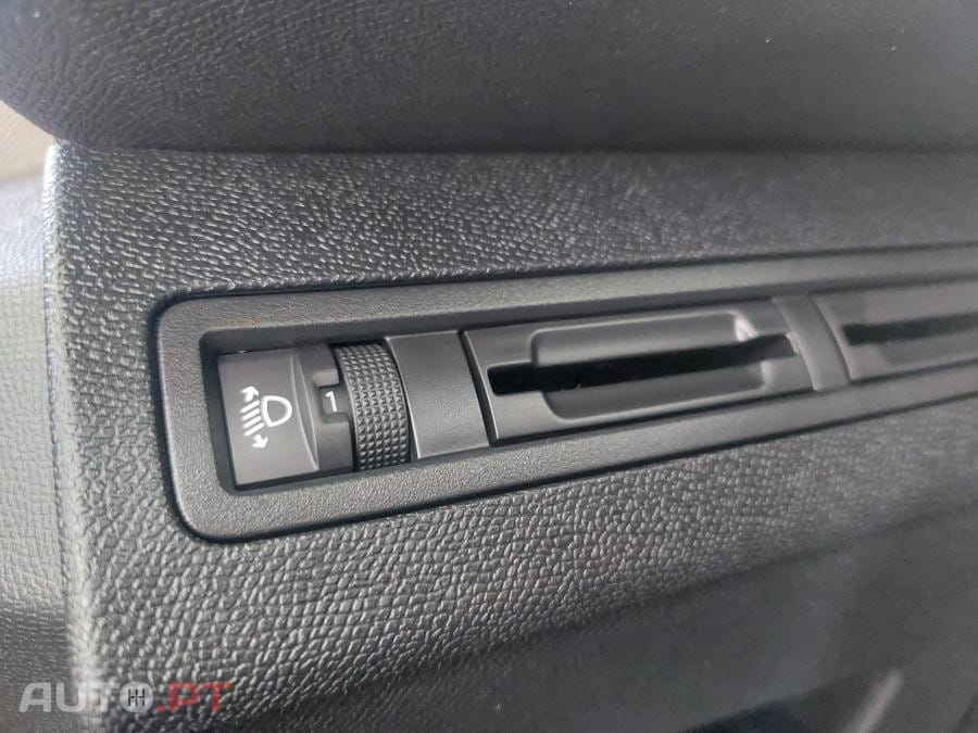 Peugeot 3008 1.5 BlueHDi Active