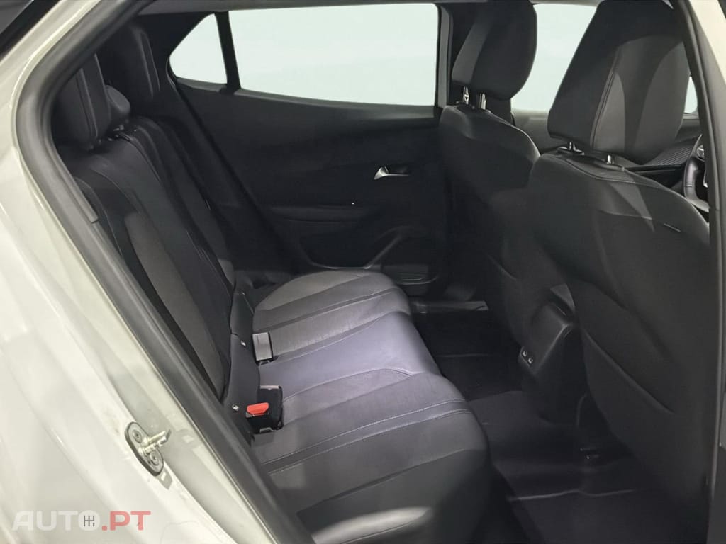 Peugeot 2008 1.2 PureTech Allure