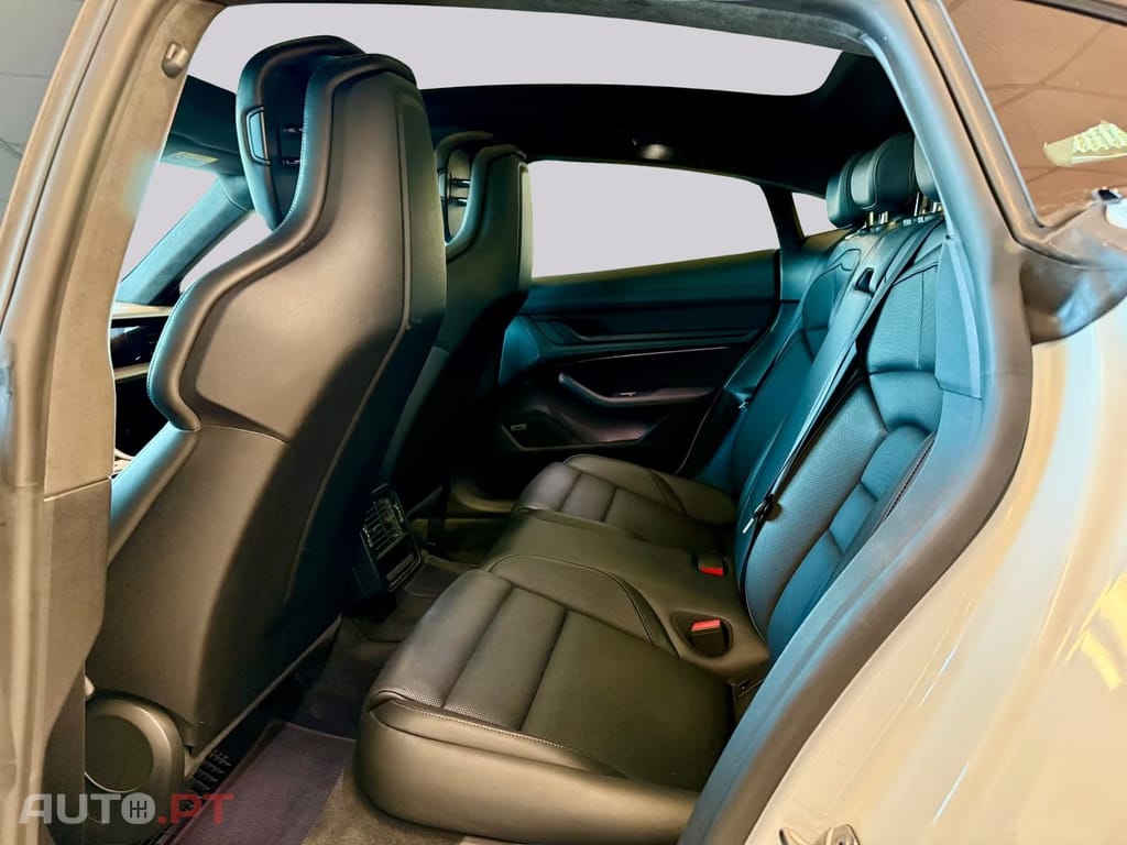 Porsche Taycan GTS I.V.A DEDUTIVEL 