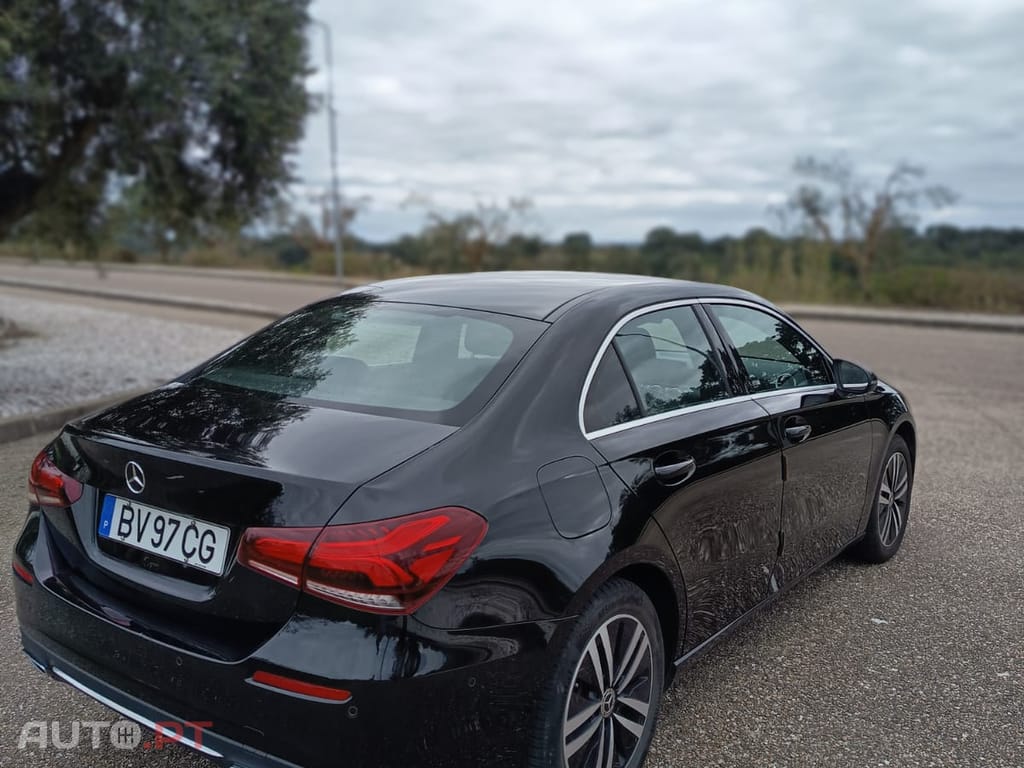 Mercedes-Benz A 250 A250E Limousine