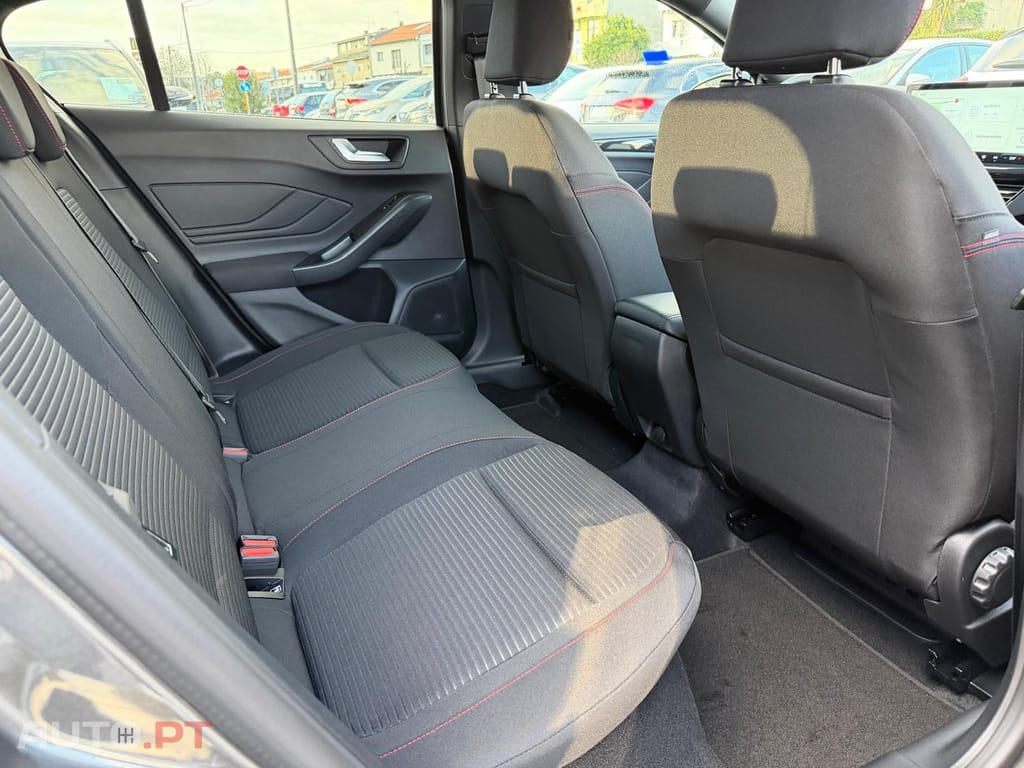 Ford Focus 1.0 EcoBoost MHEV ST-Line