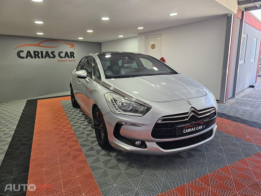 Citroen DS5 2.0 HDi Hybrid4 Sport Chic CMP6 102