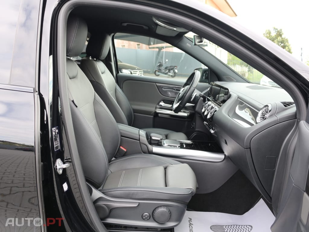 Mercedes-Benz GLA 200 D  AMG PACK NIGHT