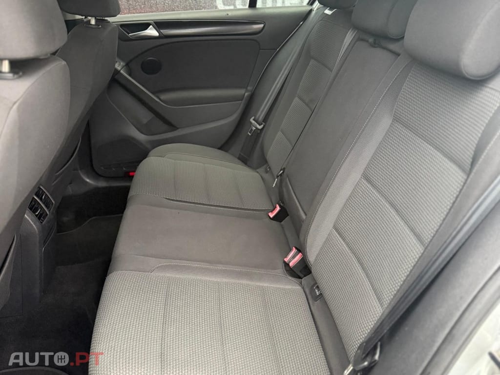 Volkswagen Golf 1.6 TDi Confortline