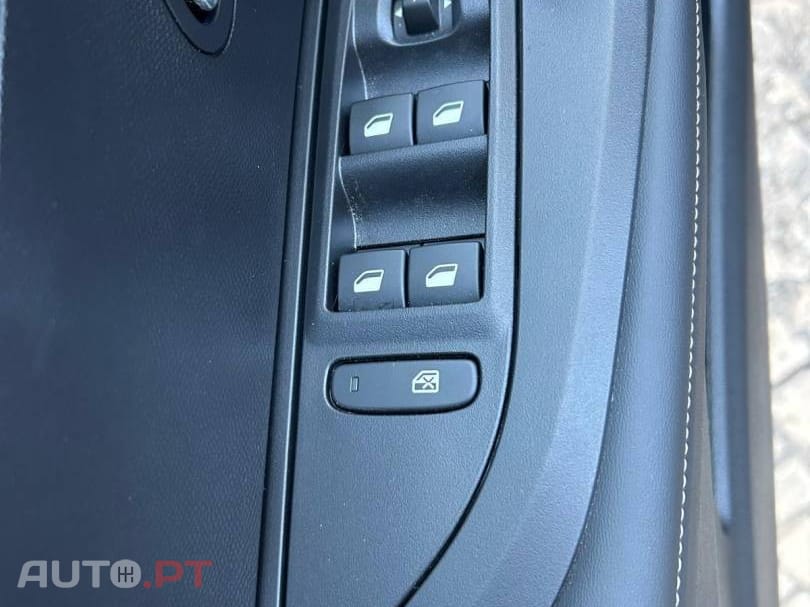 Peugeot E-2008 54 kWh Allure
