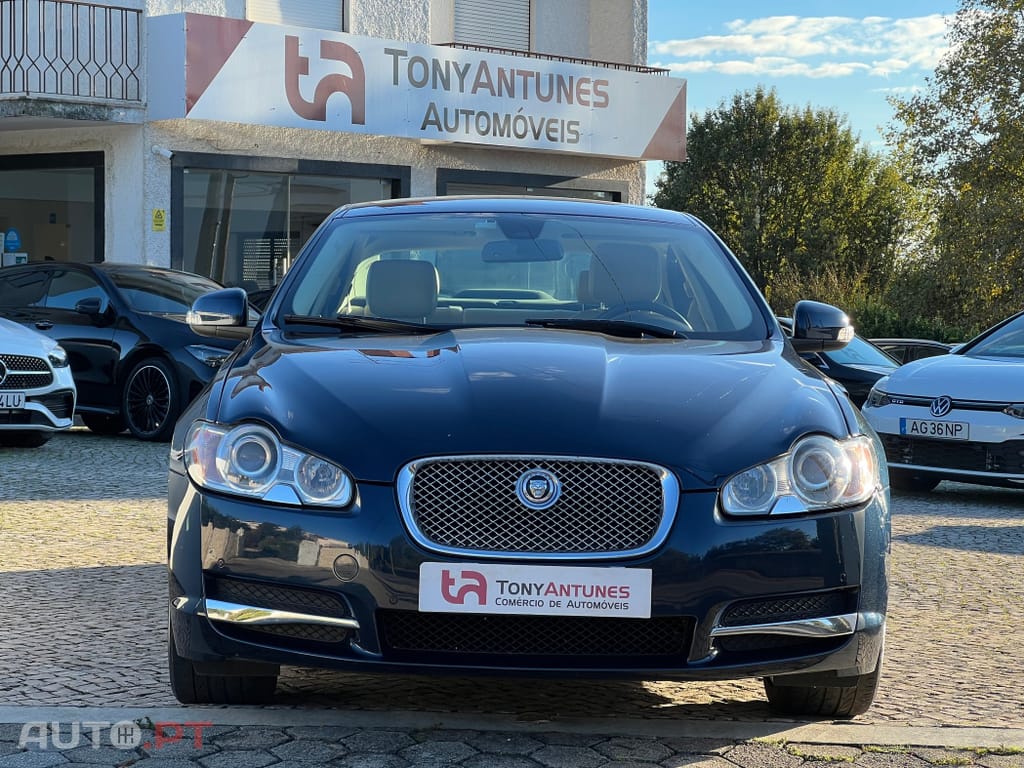 Jaguar XF 2.7 D V6 Luxury