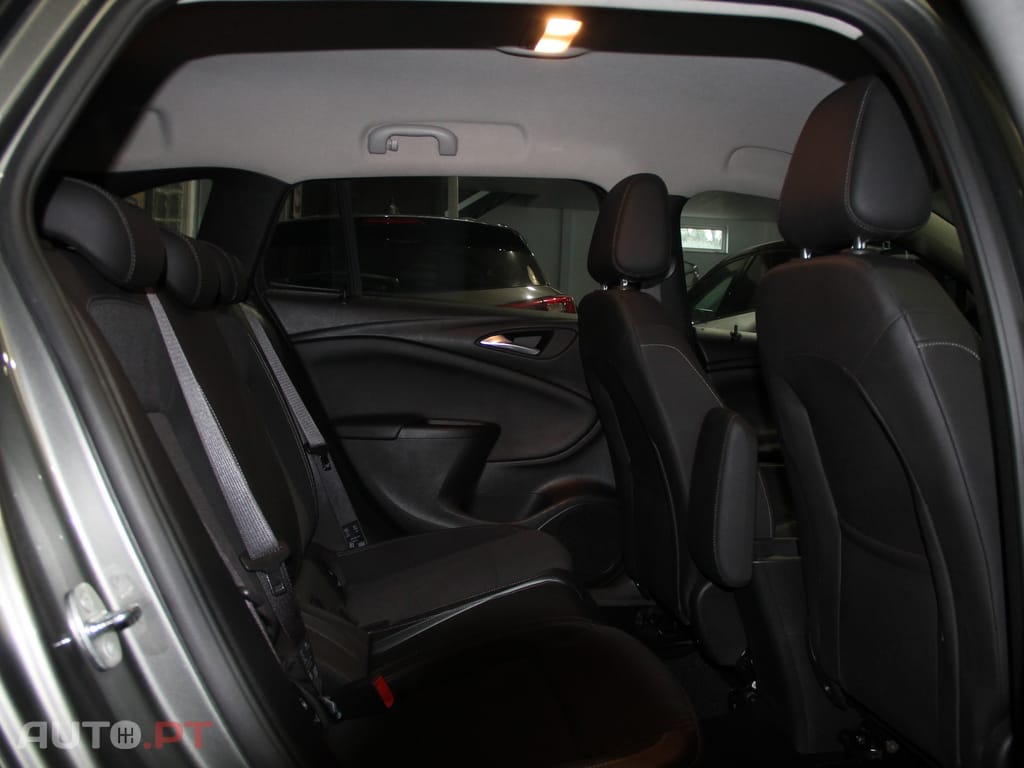 Opel Astra Sports Tourer Business