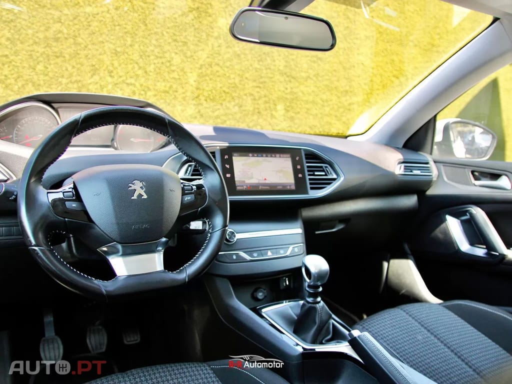 Peugeot 308 1.2 PureTech Business Line