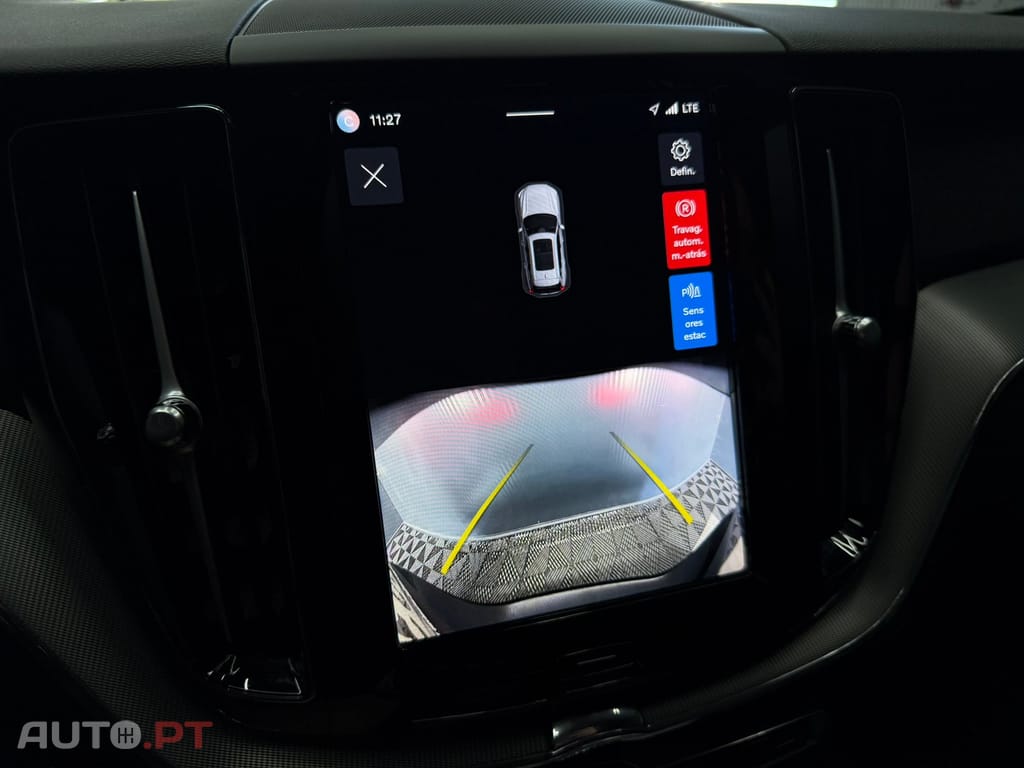 Volvo XC 60 2.0 T6 PHEV Black Edition AWD — fotografia 39