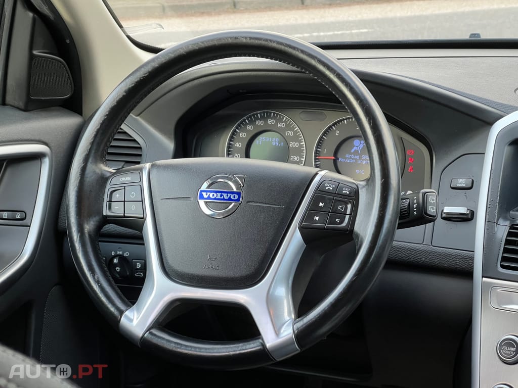 Volvo XC60 2.4 D Drive Momentum