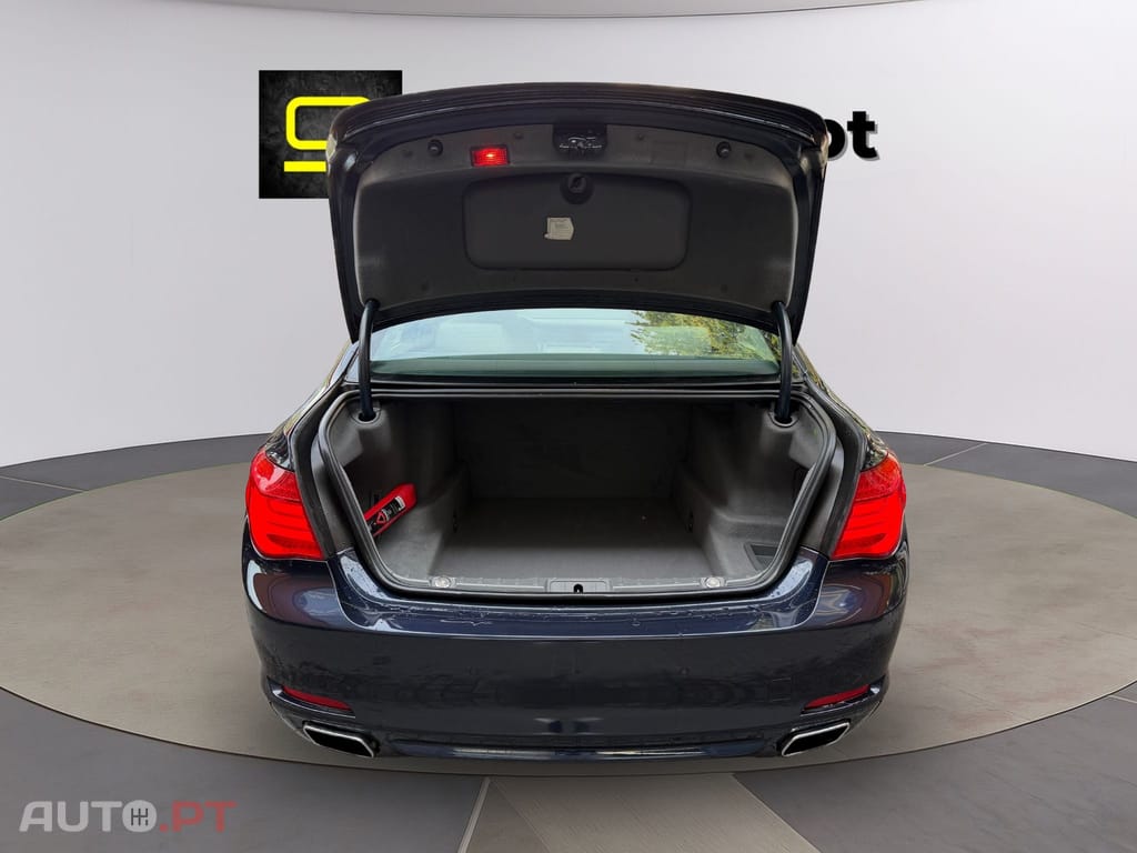 BMW 740 D — fotografia 19