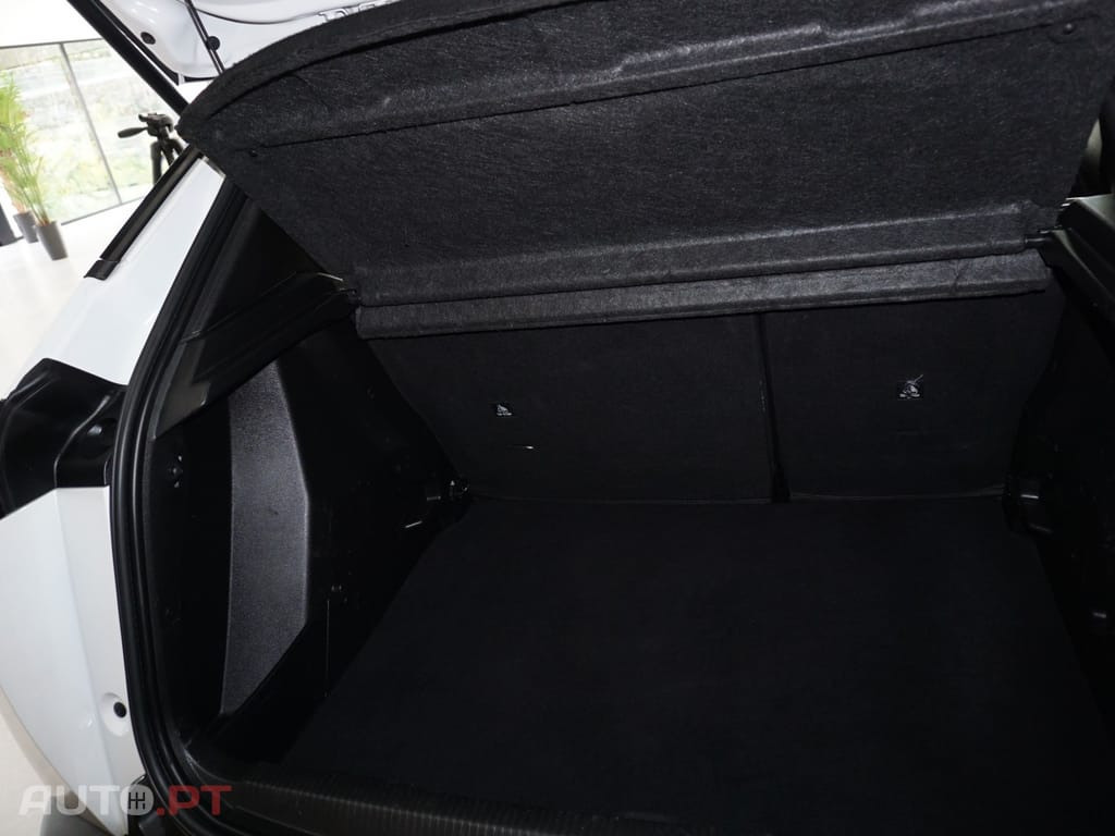 Peugeot 2008 PureTech 130 EAT8 Allure