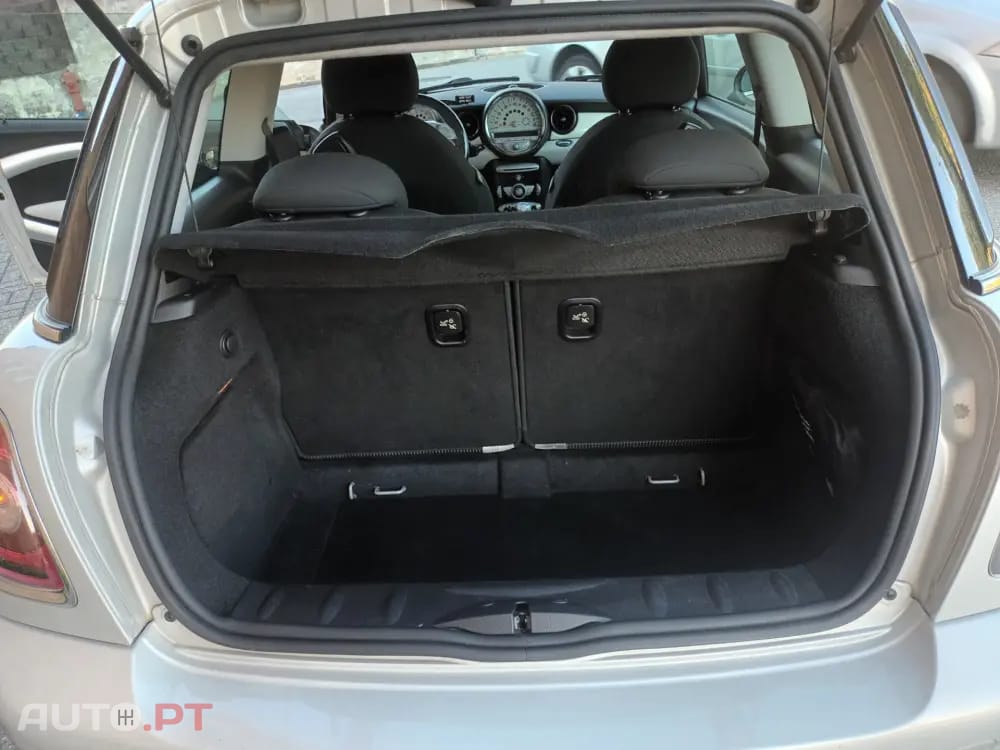 MINI Cooper Cooper D