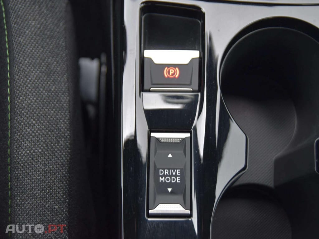 Peugeot E-2008 54 kWh Active EAT8