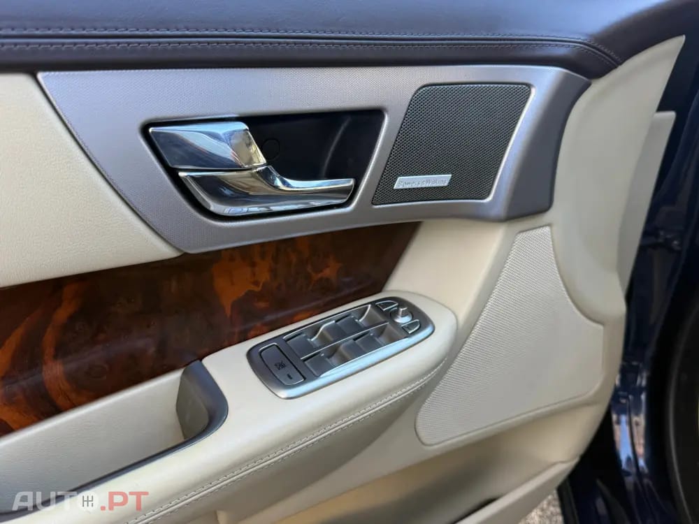 Jaguar XF 2.7 D V6 Luxury
