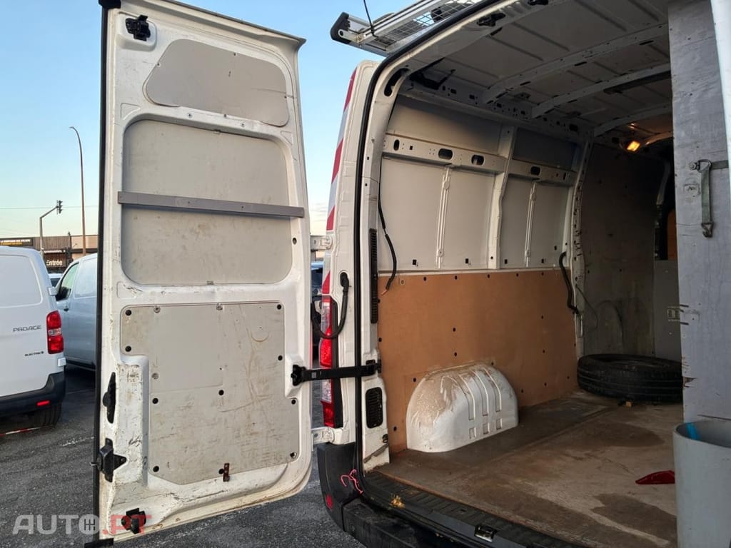 Renault Master 2.3 dCi L3H2 3.5T Grand Confort