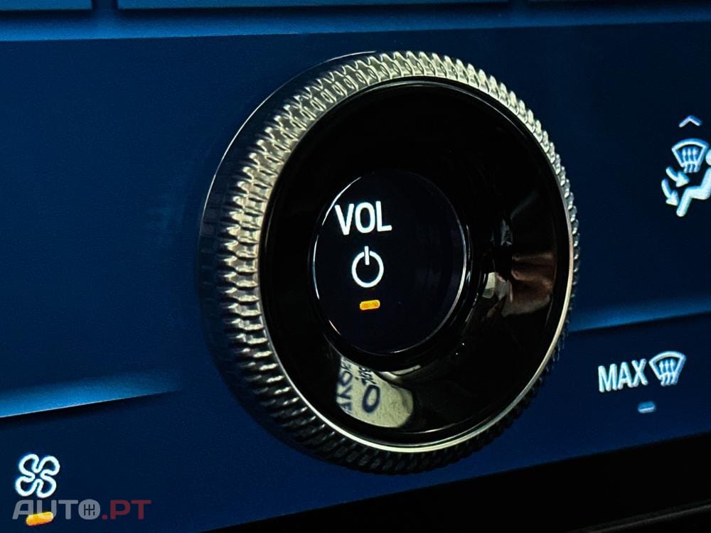 Ford Mustang Mach-E 75.7 kWh Base