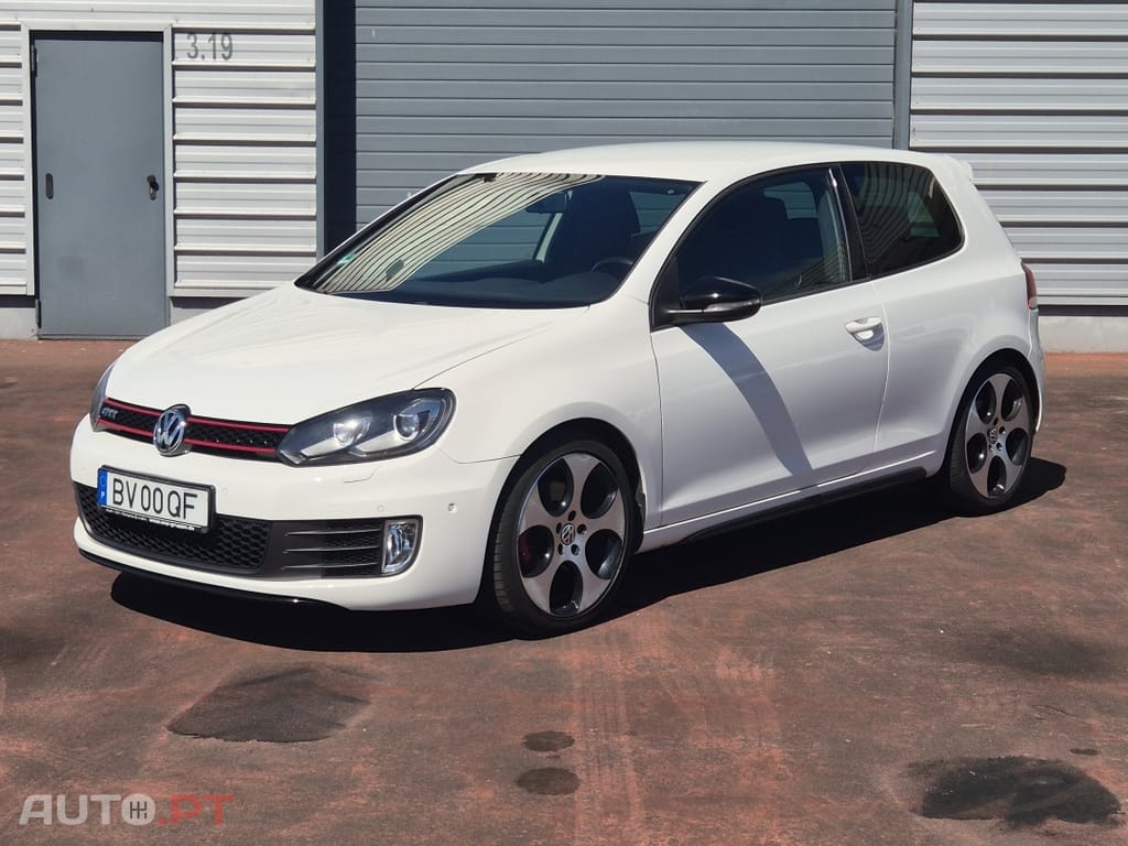 Volkswagen Golf 2.0 TSI GTI