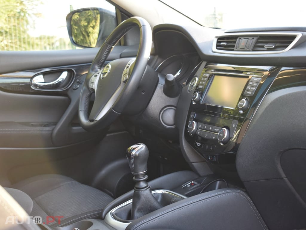Nissan Qashqai 1.5 dCi N-Connecta J18+Led