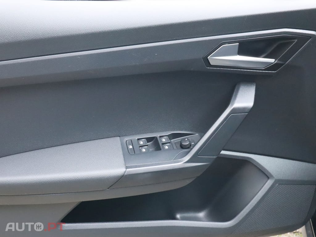 SEAT Arona 1.0 TSI Style — fotografia 13