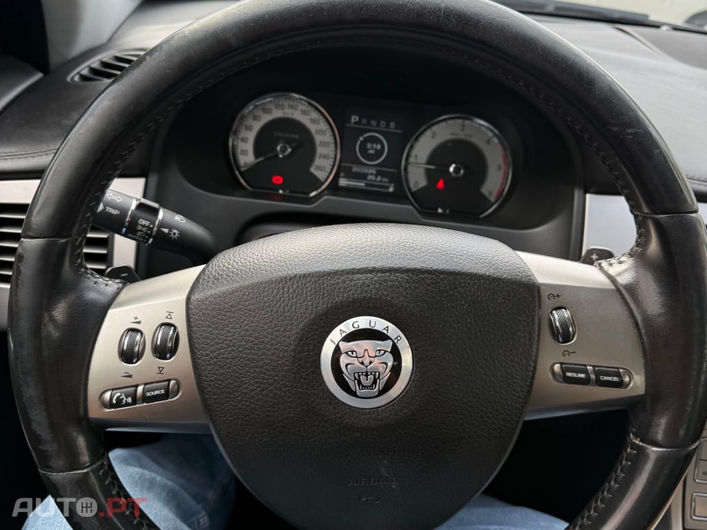 Jaguar XF 2.7 D V6 Premium Luxury