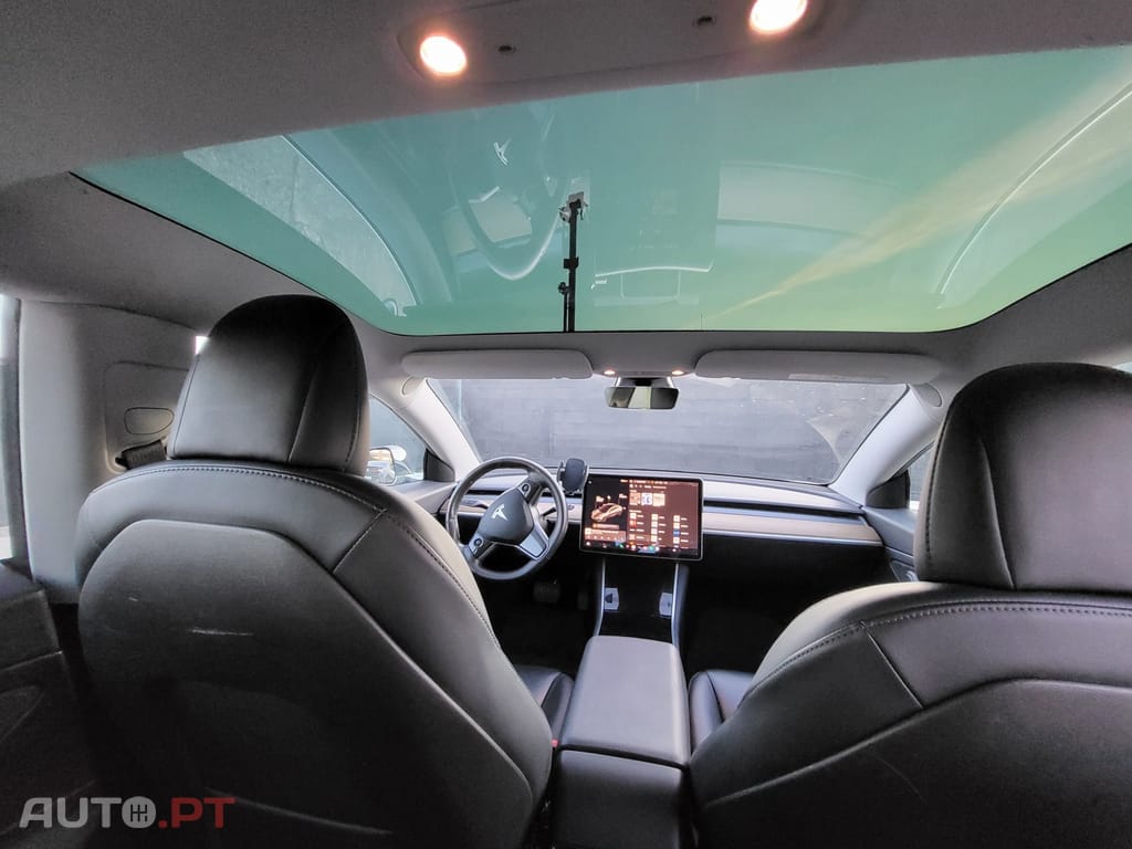 Tesla Model 3 Long-Range RWD