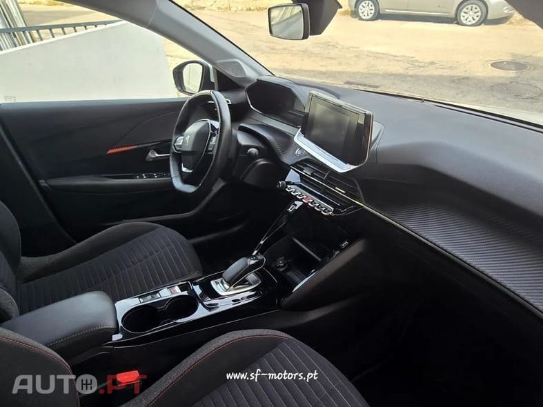 Peugeot E-208 Active