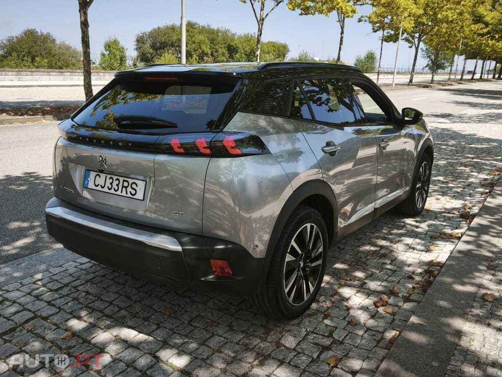 Peugeot e-2008 50 kWh GT — fotografia 4