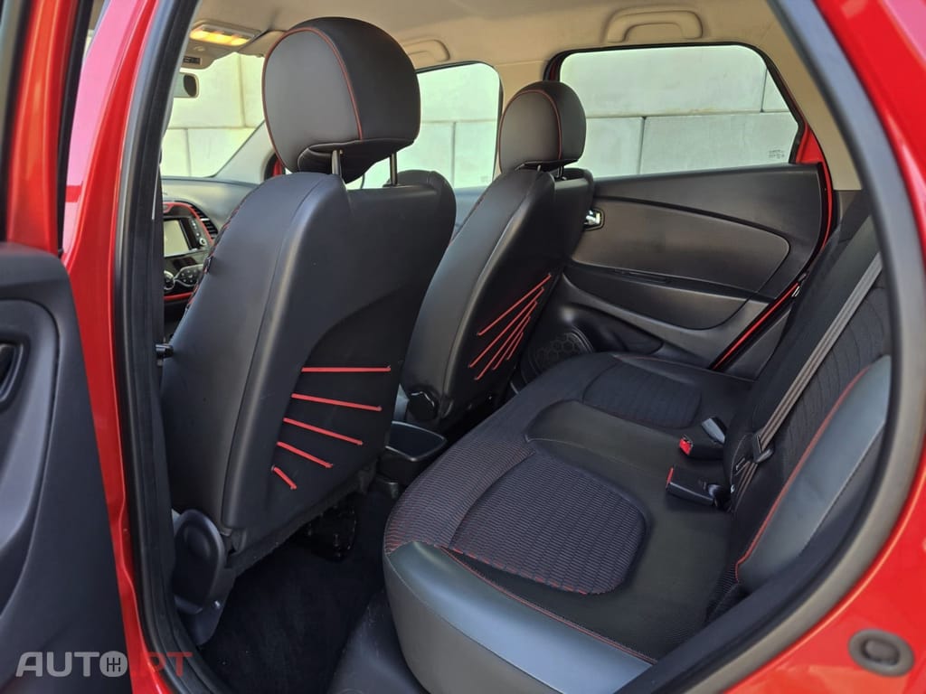 Renault Captur TCe 120 EDC Helly Hansen