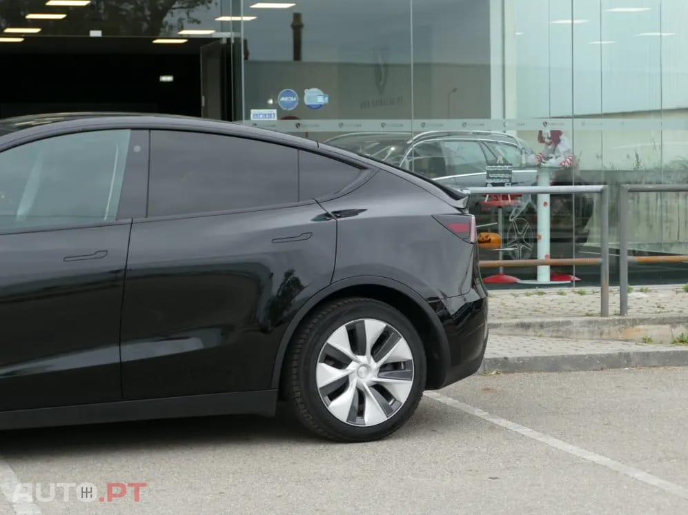 Tesla Model Y Standard