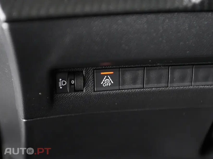 Peugeot E-2008 50 kWh Allure Pack