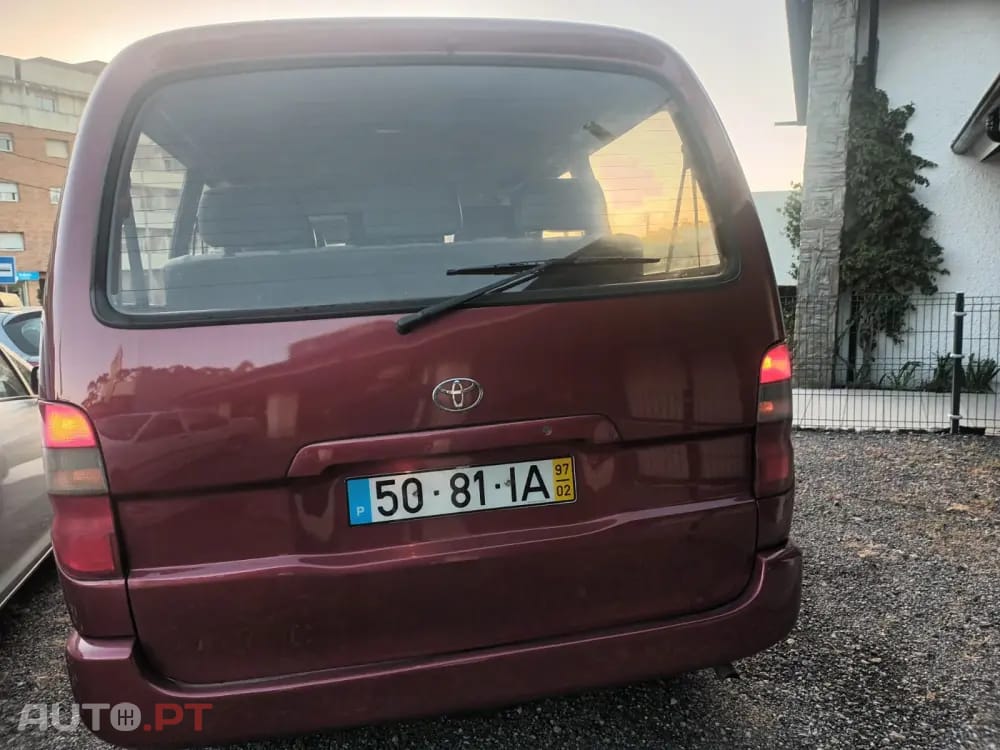 Toyota HiAce 2.4 D LXH12LB