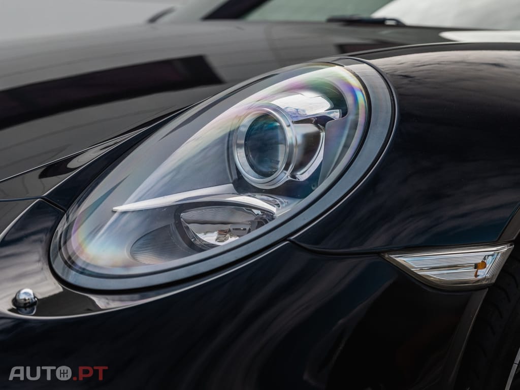 Porsche 911 Carrera 4 Cabriolet PDK Black Edition