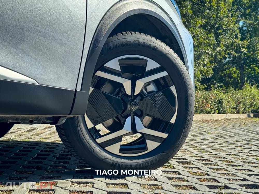 Peugeot 2008 1.2 Hybrid Allure e-DCS6