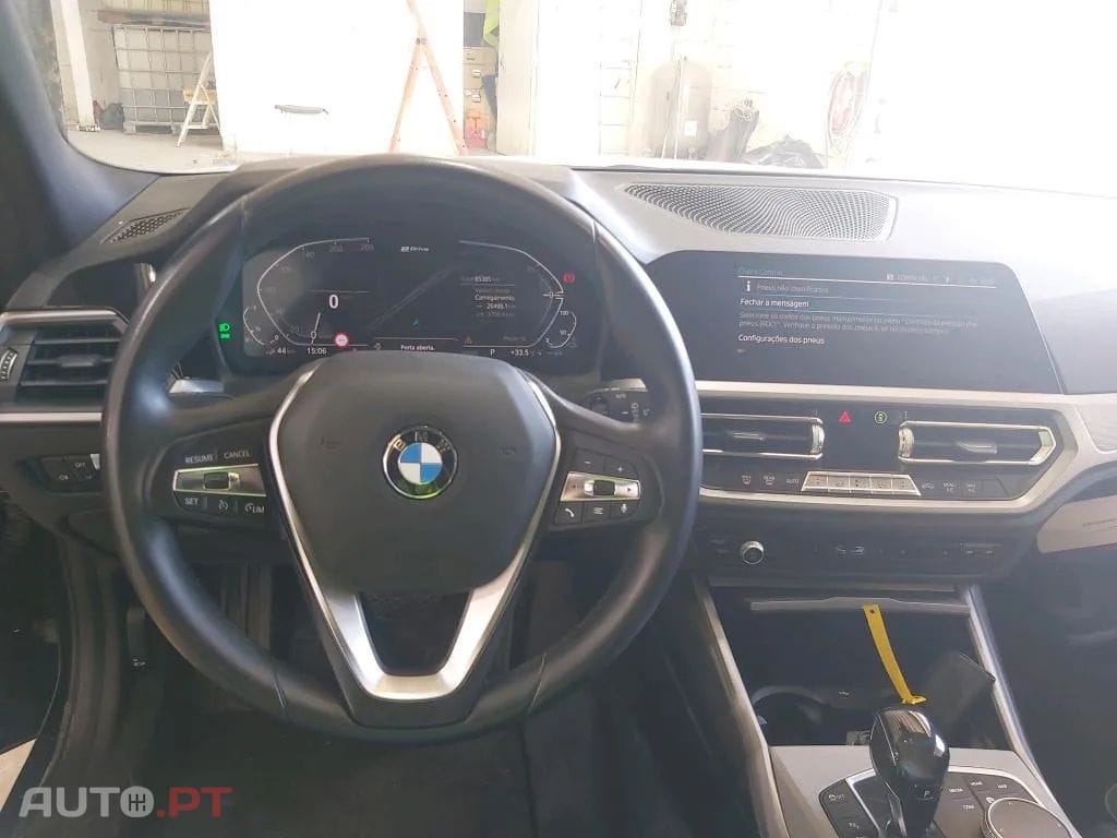 BMW 320 ver-e-touring-corporate-edition-auto 