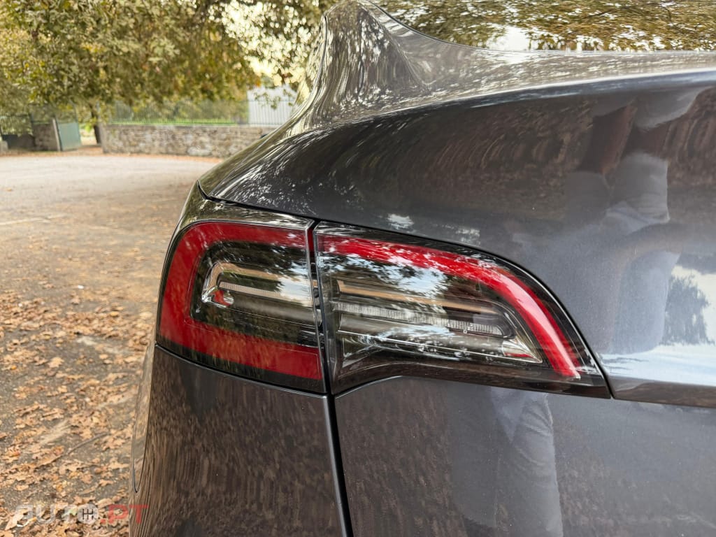 Tesla Model Y Long Range Tração Integral