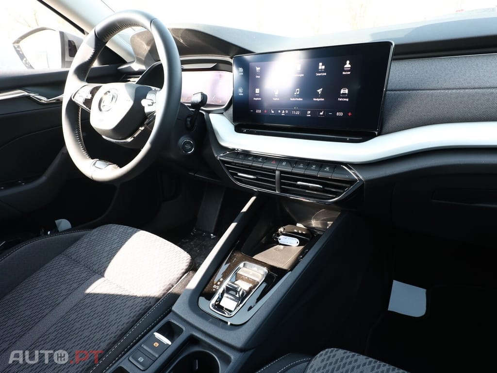 Skoda Octavia PHEV 204CV DSG CAM KEYLESS JANTES18 ASSENTOS AQUECIDOS NOVO 10 KM