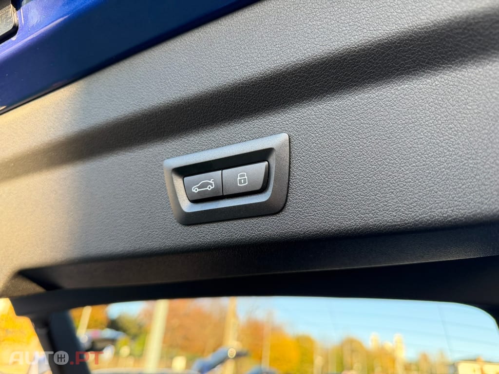 BMW iX2 eDrive20 Pack Desportivo M Pro