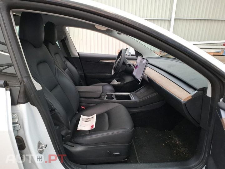 Tesla Model 3 Standard Range Plus RWD