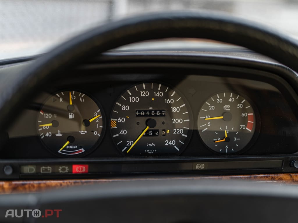 Mercedes-Benz 500 SEC W126