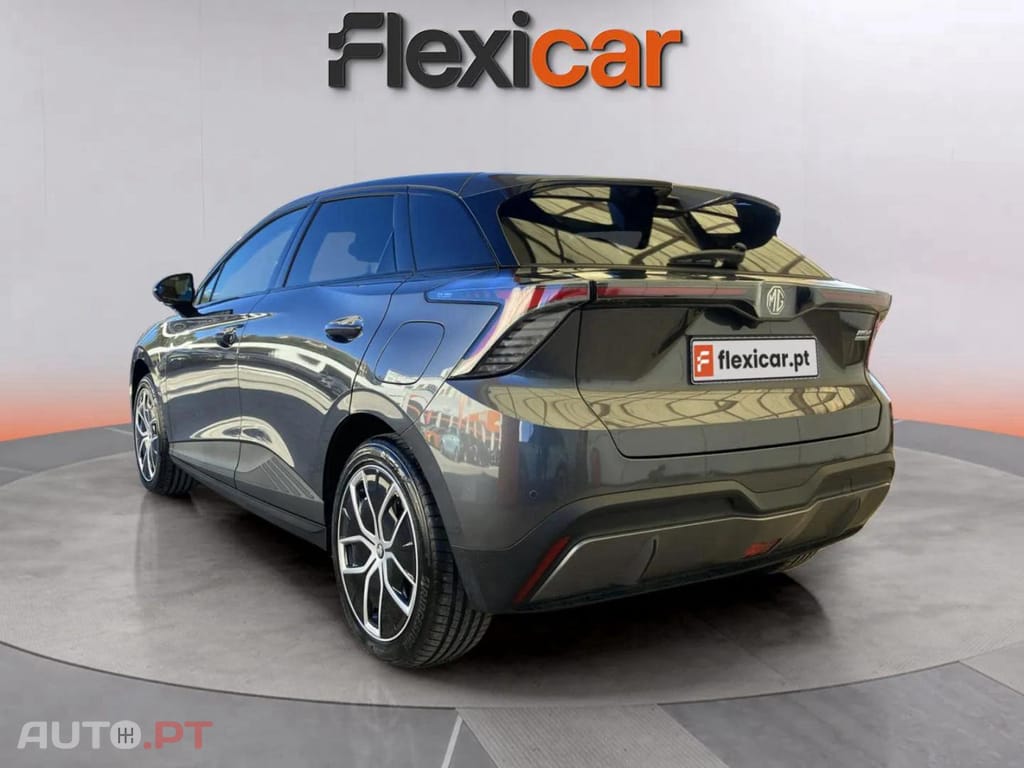 MG MG4 64 kWh Luxury