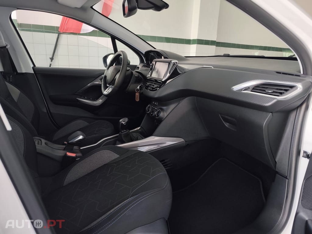 Peugeot 2008 1.2 PureTech Style