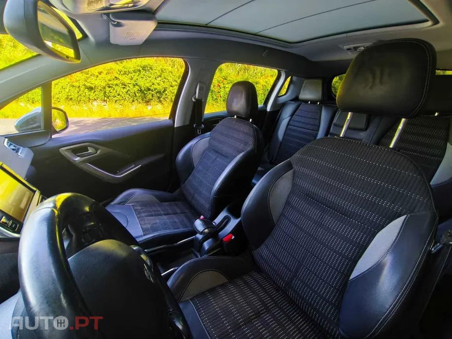 Peugeot 2008 1.6 e-HDi Allure 2-Tronic