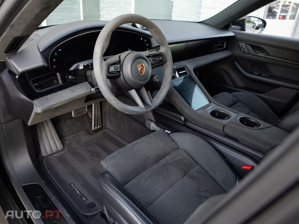 Porsche Taycan I.V.A DEDUTIVEL  GTS 
