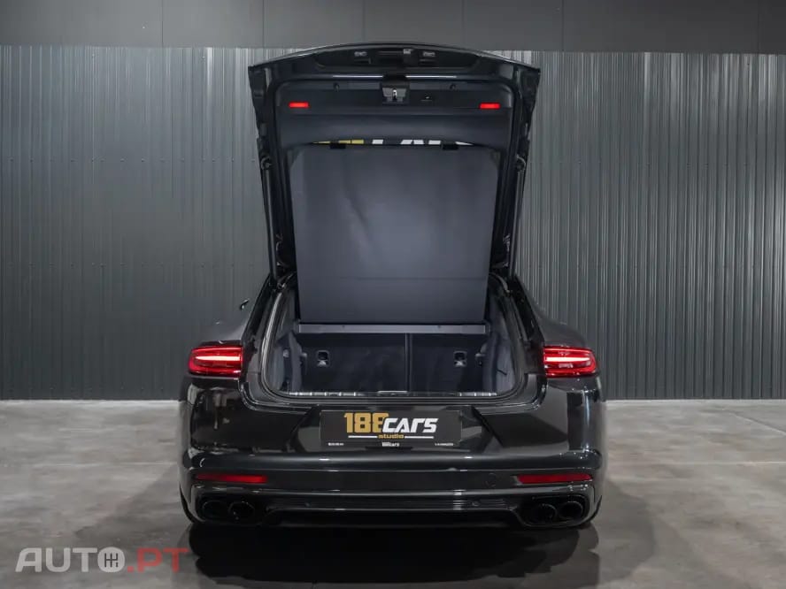 Porsche Panamera 4 E-Hybrid