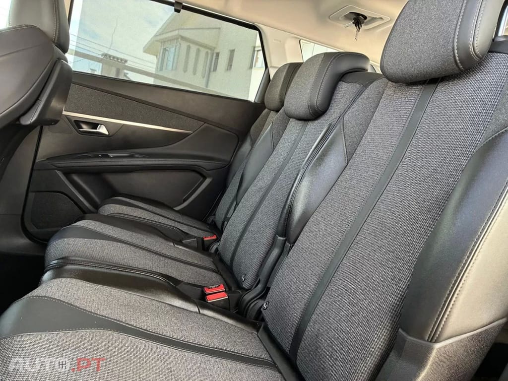 Peugeot 5008 1.5 BlueHDi Allure