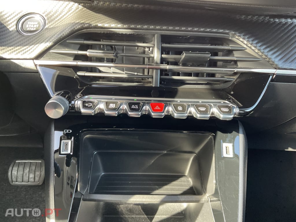Peugeot E-2008 50 kWh Active