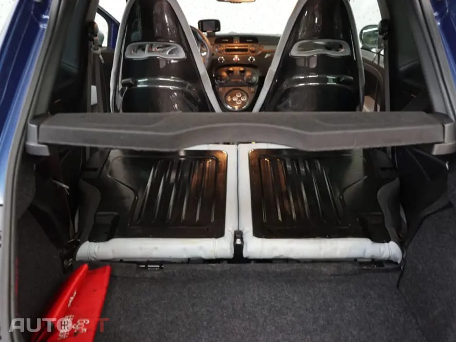 Abarth 695 Outro