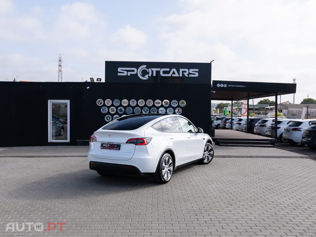 Tesla Model Y Long Range Dual Motor AWD