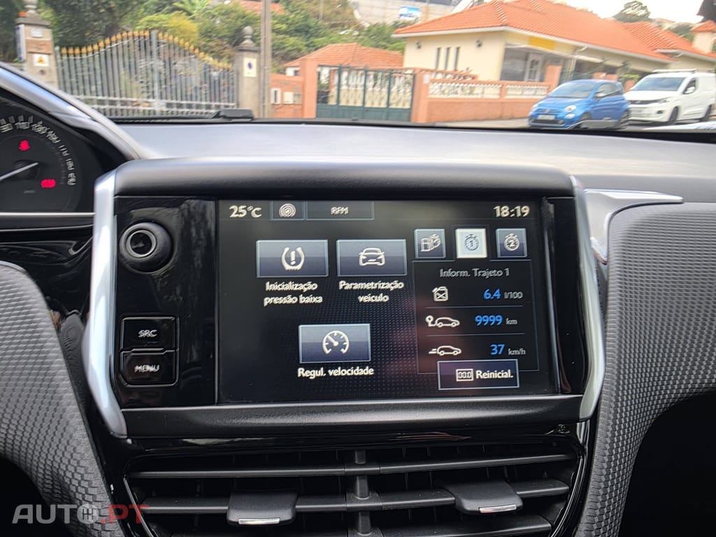 Peugeot 2008 1.6 BlueHDi Allure